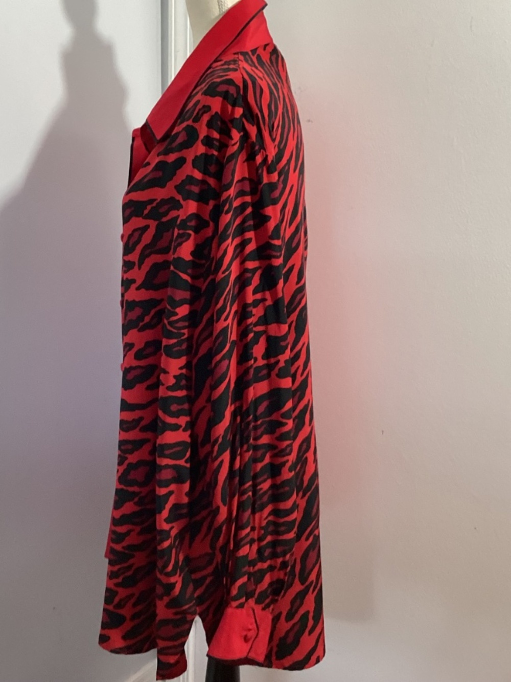VTG BOB MACKIE WEARABLE ART 3X SILK RED BLACK BLOUSE ASYMMETRICAL ZIBRA PRINT - Picture 6 of 14